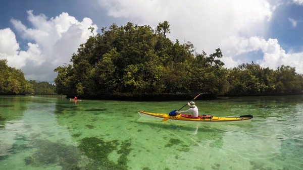 Sea Kayak in Mushroom Islands - Raja Ampat sea kayak in Raja Ampat
